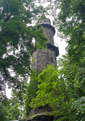 Aussichtsturm auf dem Pfaffenstein - Foto: die-infoseiten.de